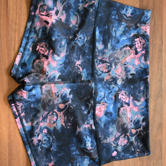 Lululemon Boogie Short (Roll Down) *Full-On Luon - Picture 5 of 6